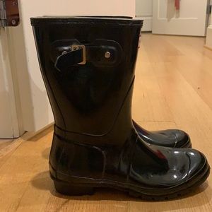 Black Hunter Rain boots- Barely warn